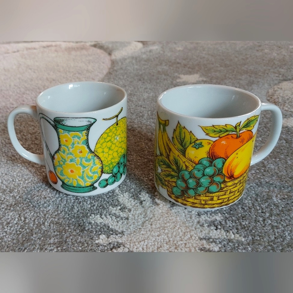 2 Vintage fruit mugs